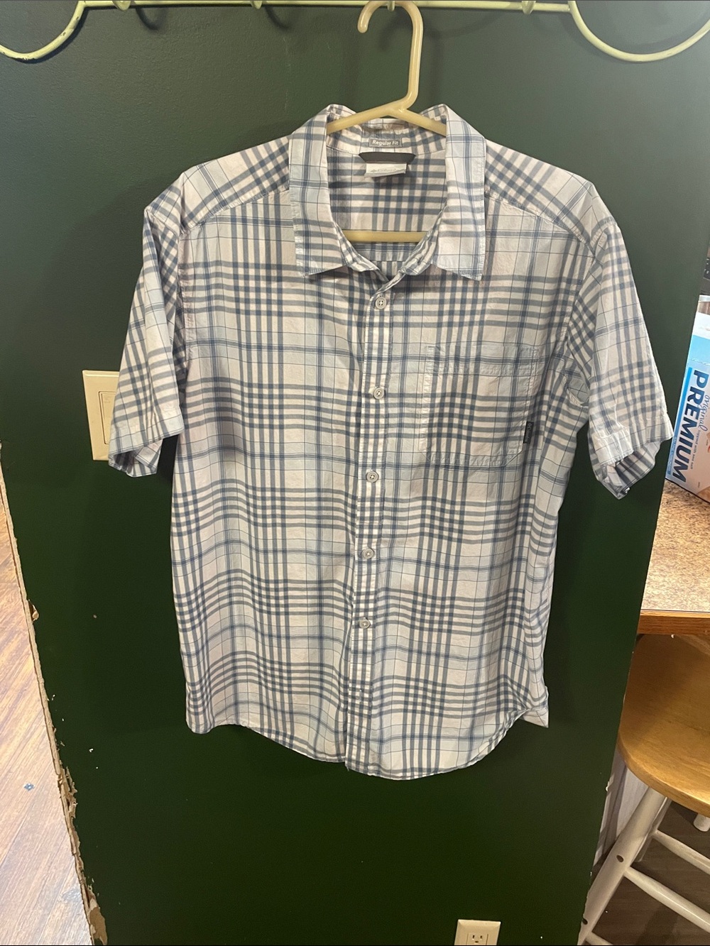 Columbia Men's Blue and White Plaid Short-Sleeve Button-Down Shirt Size Large